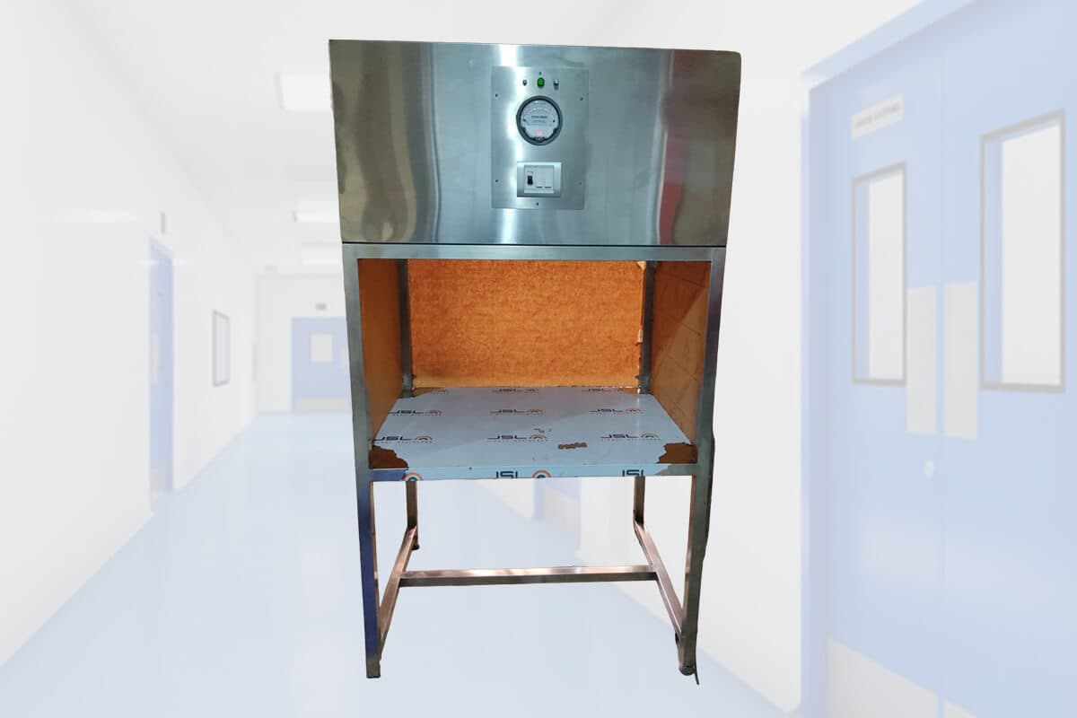 Vertical laminar air flow unit with downward unidirectional airflow
