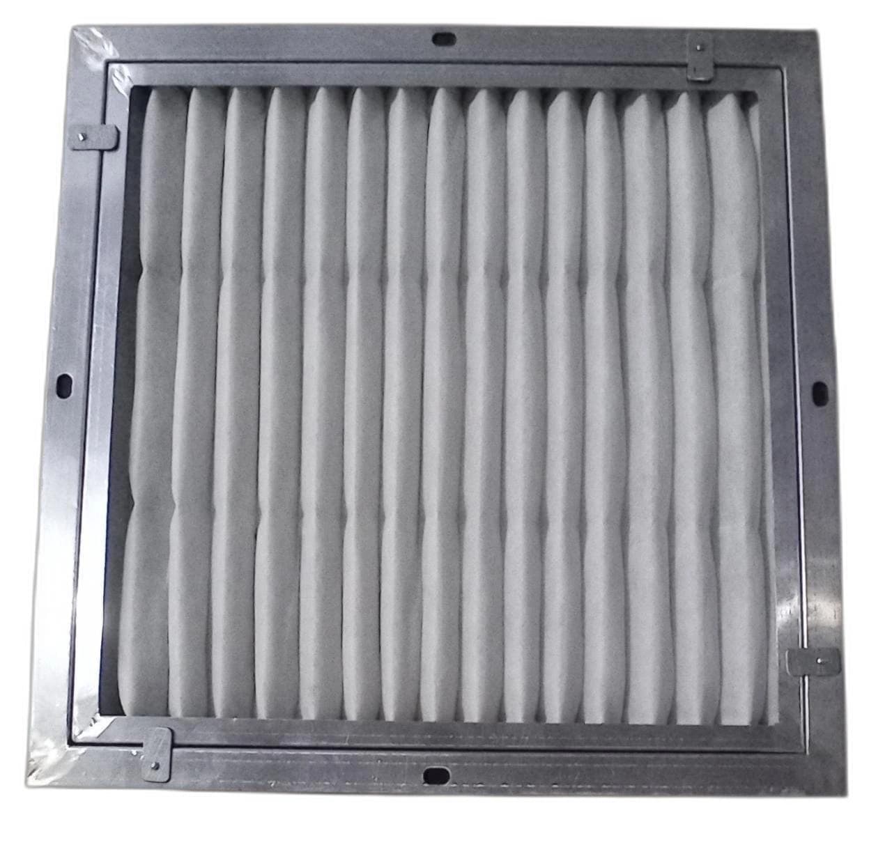 Combination filter integrating particulate and gas phase media