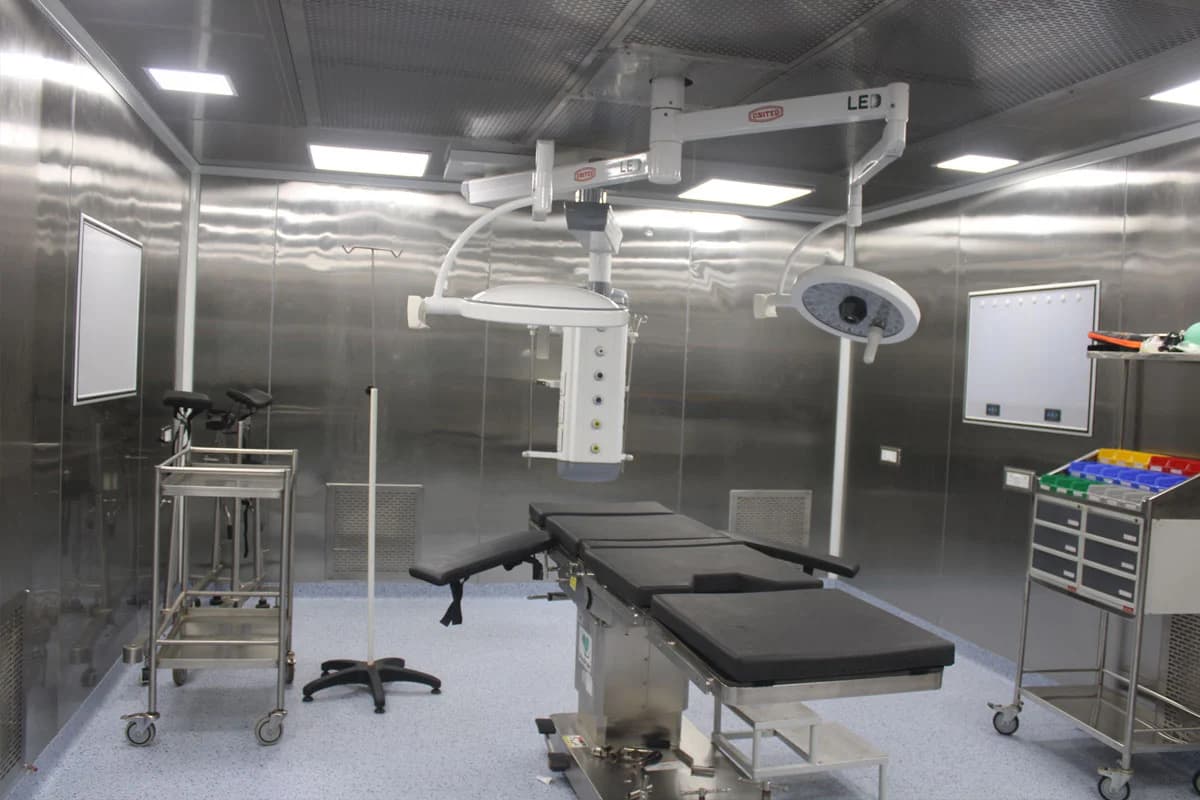 Modular operation theatre with laminar air flow ceiling